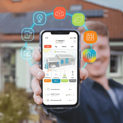 Haus_neoom_APP_Skills_mit_CONNECT_Ai_und_Mann-1-1